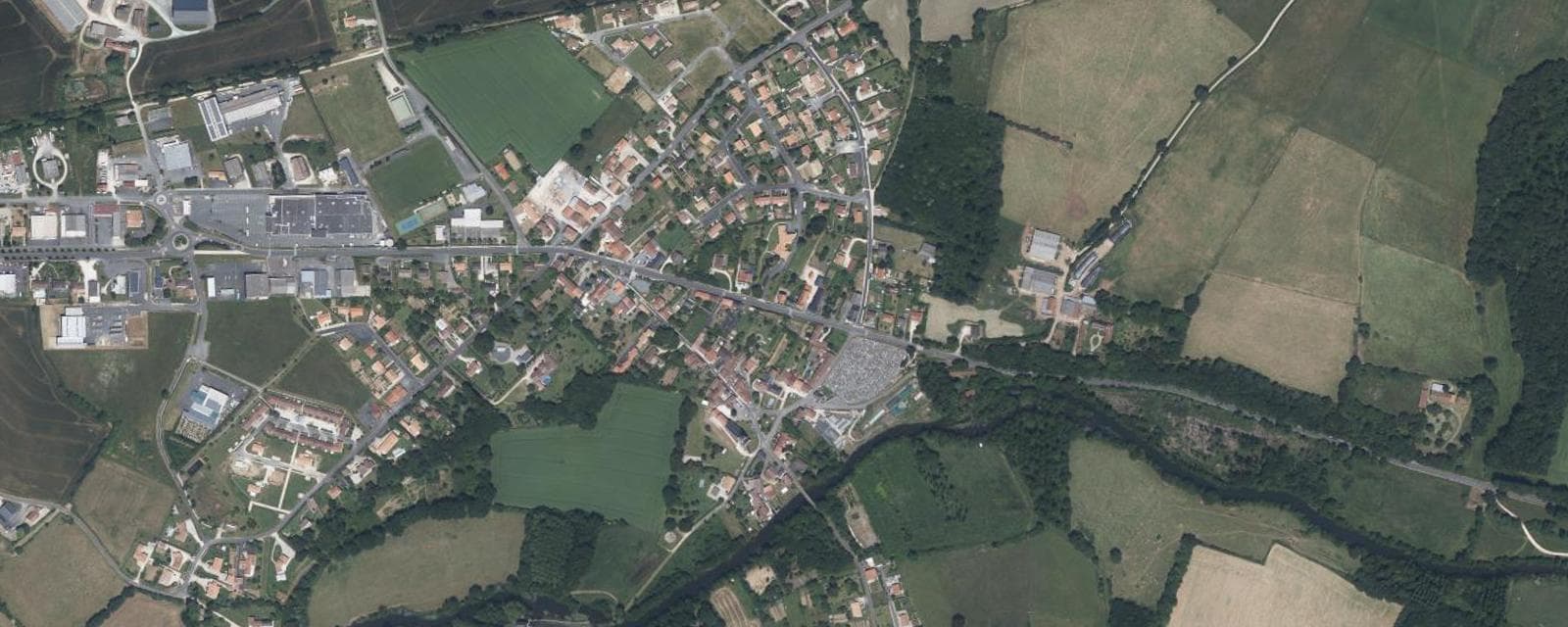 Vue aérienne de Savigné (Vienne)