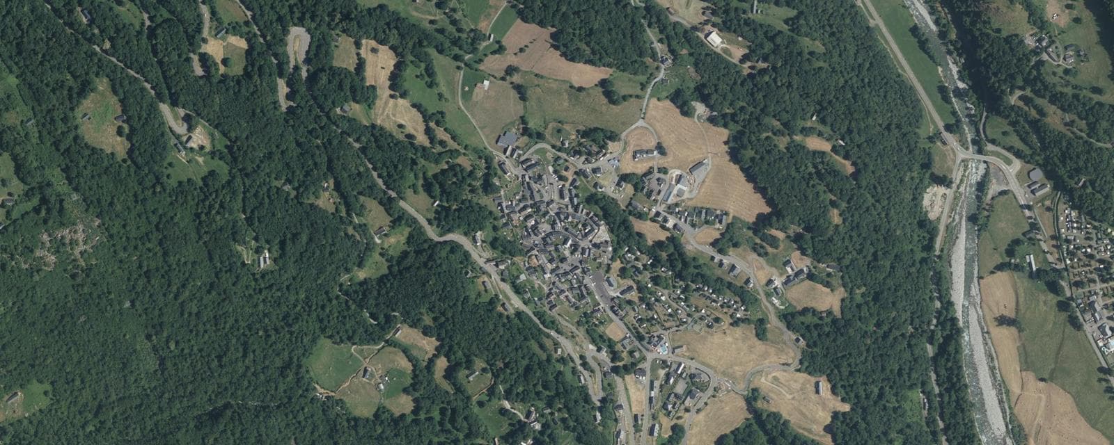 Vue aérienne de Sazos (Hautes-Pyrénées)