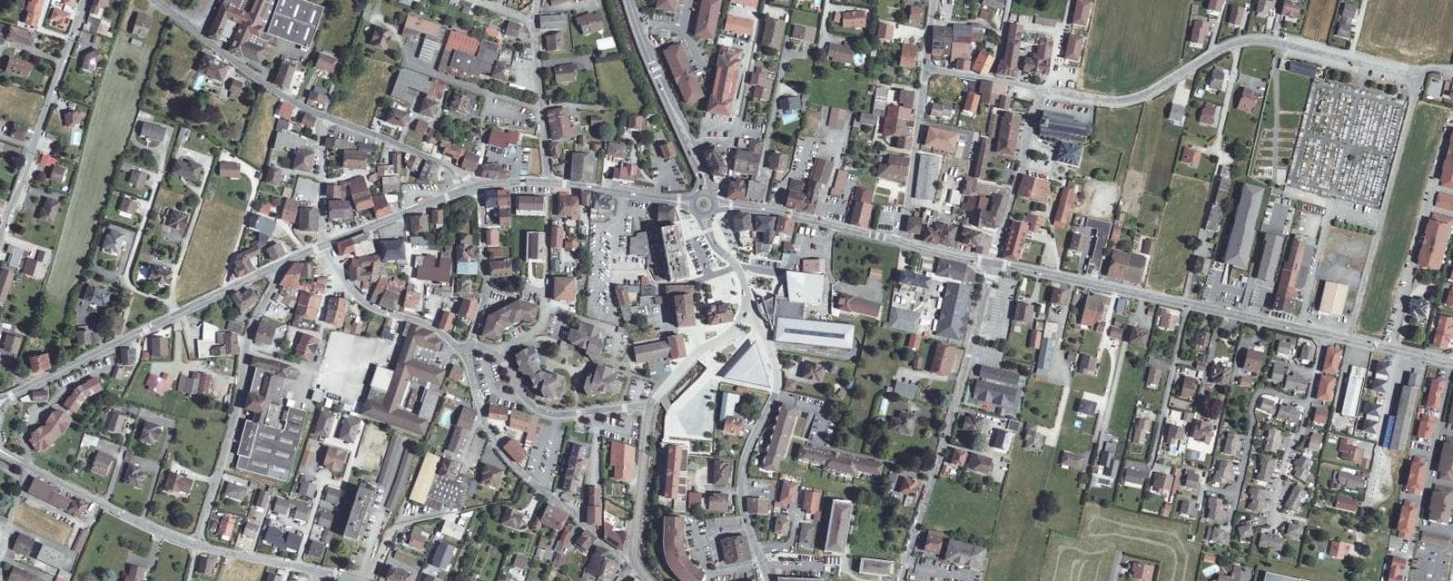 Vue aérienne de Scionzier (Haute-Savoie)