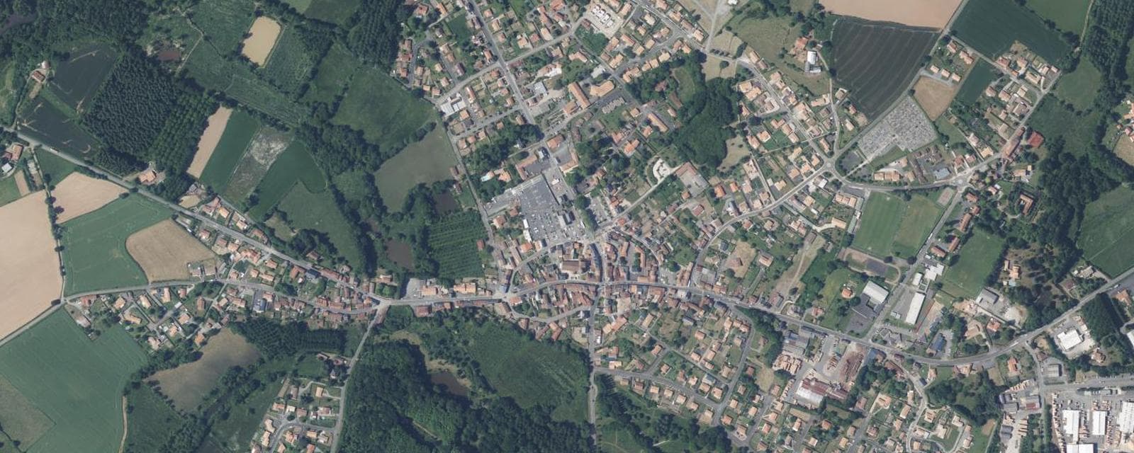 Vue aérienne de Secondigny (Deux-Sèvres)