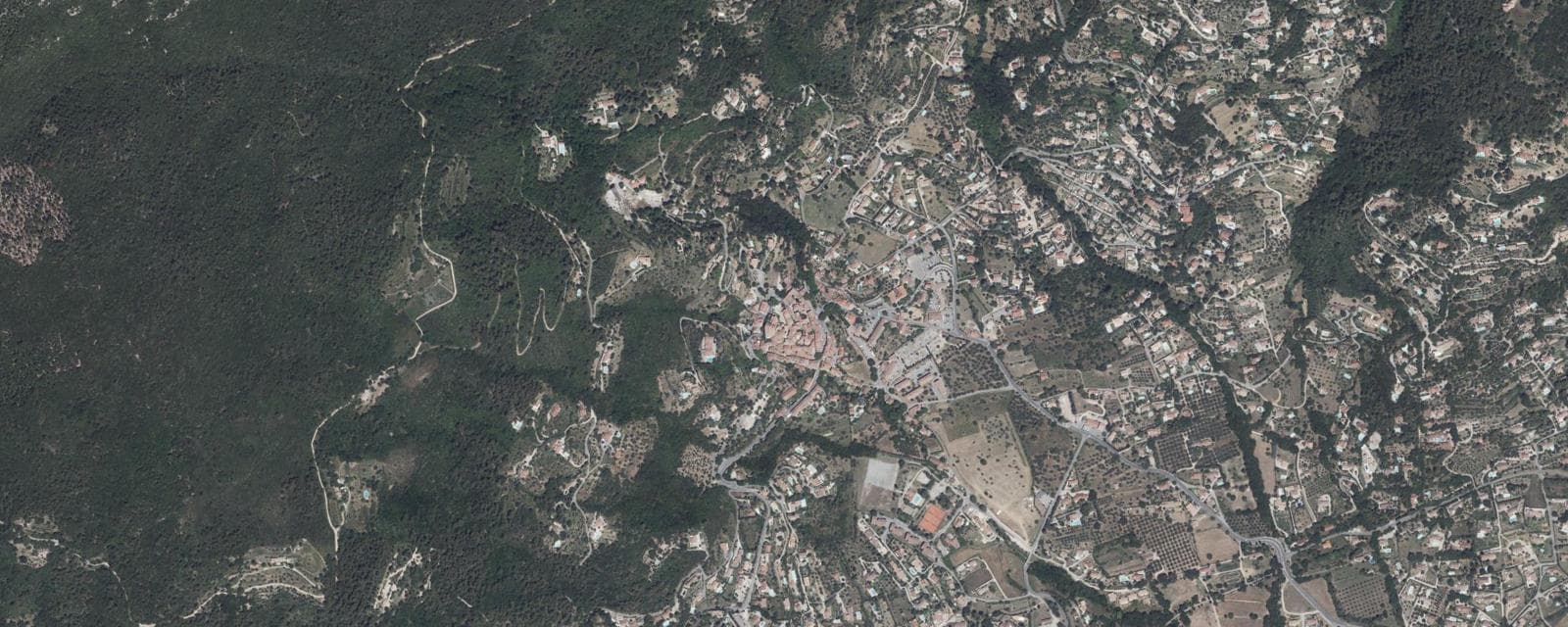 Vue aérienne de Seillans (Var)