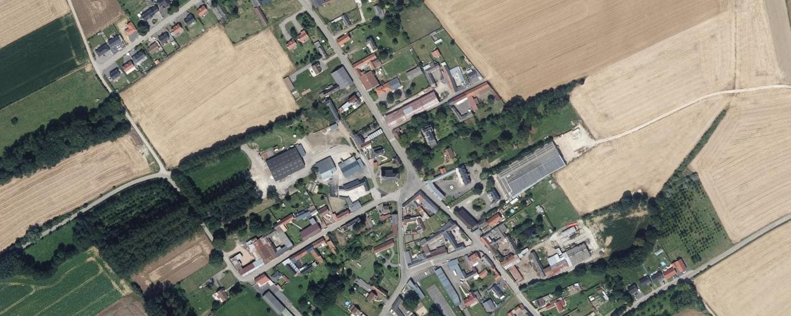 Vue aérienne de Senlis-le-Sec (Somme)