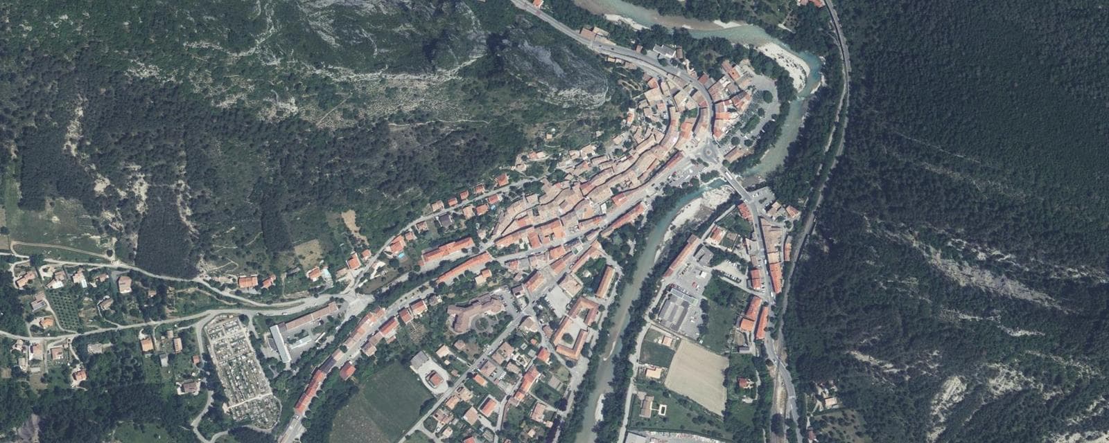 Vue aérienne de Serres (Hautes-Alpes)