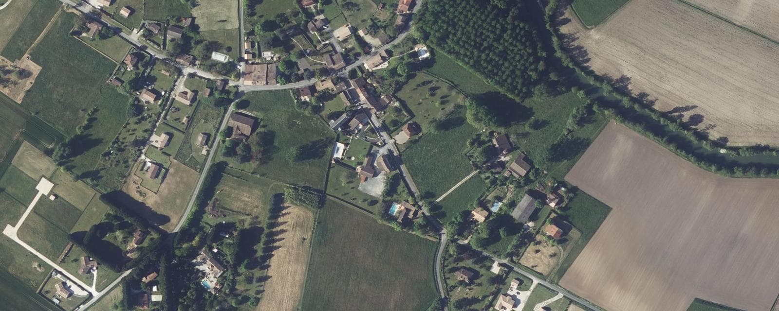 Vue aérienne de Serres-et-Montguyard (Dordogne)