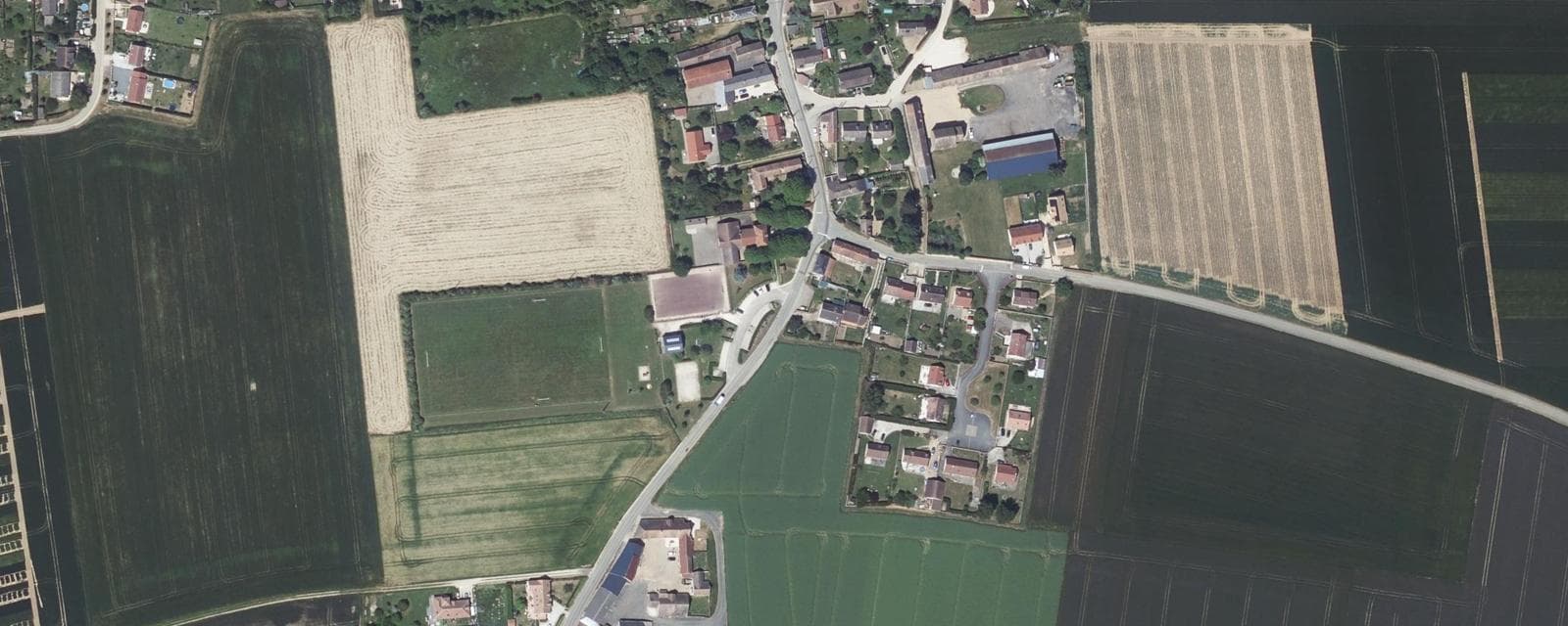 Vue aérienne de Serville (Eure-et-Loir)