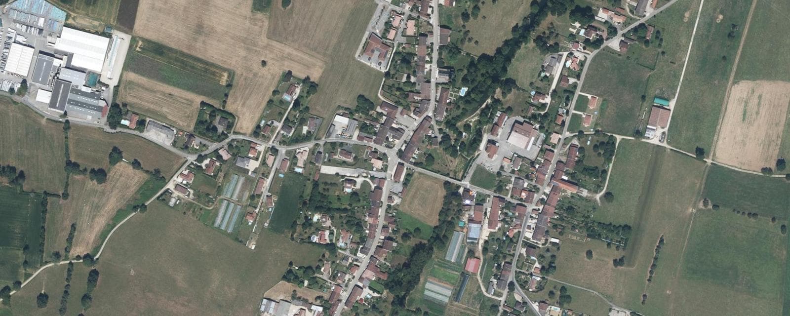 Vue aérienne de Simandre-sur-Suran (Ain)