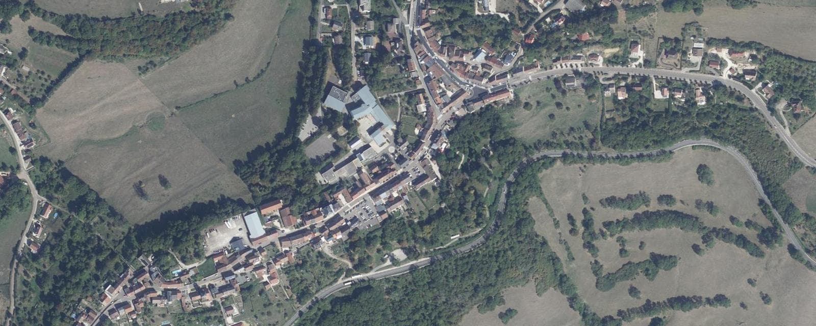 Vue aérienne de Sombernon (Côte-d'Or)