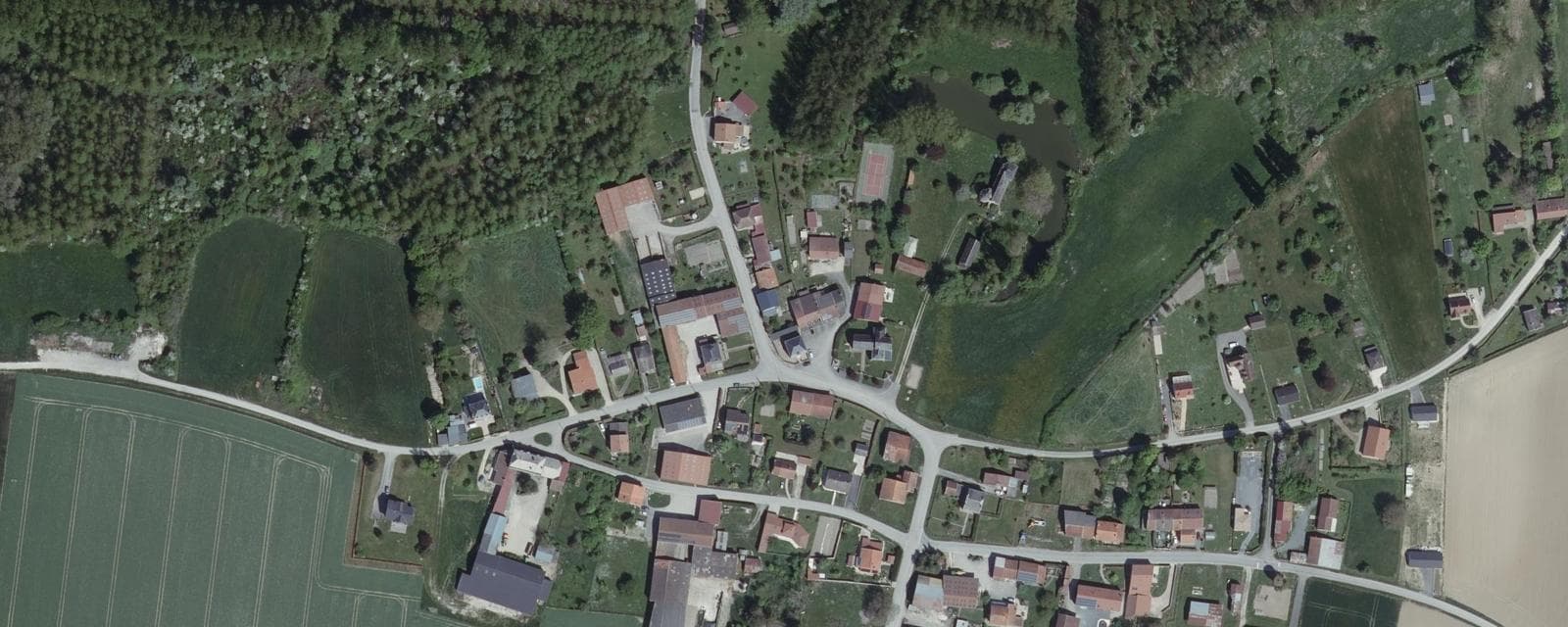 Vue aérienne de Sugny (Ardennes)