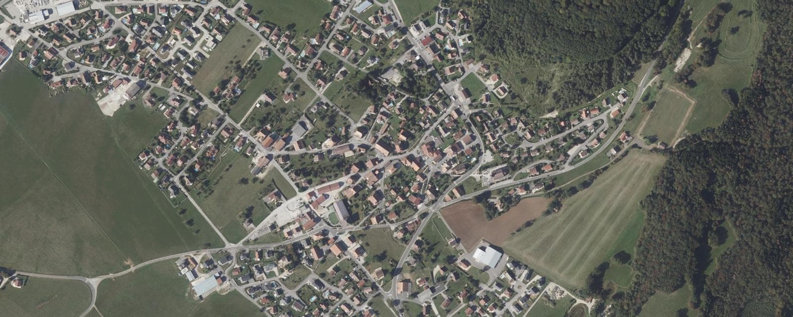 Vue aérienne de Tarcenay-Foucherans (Doubs)