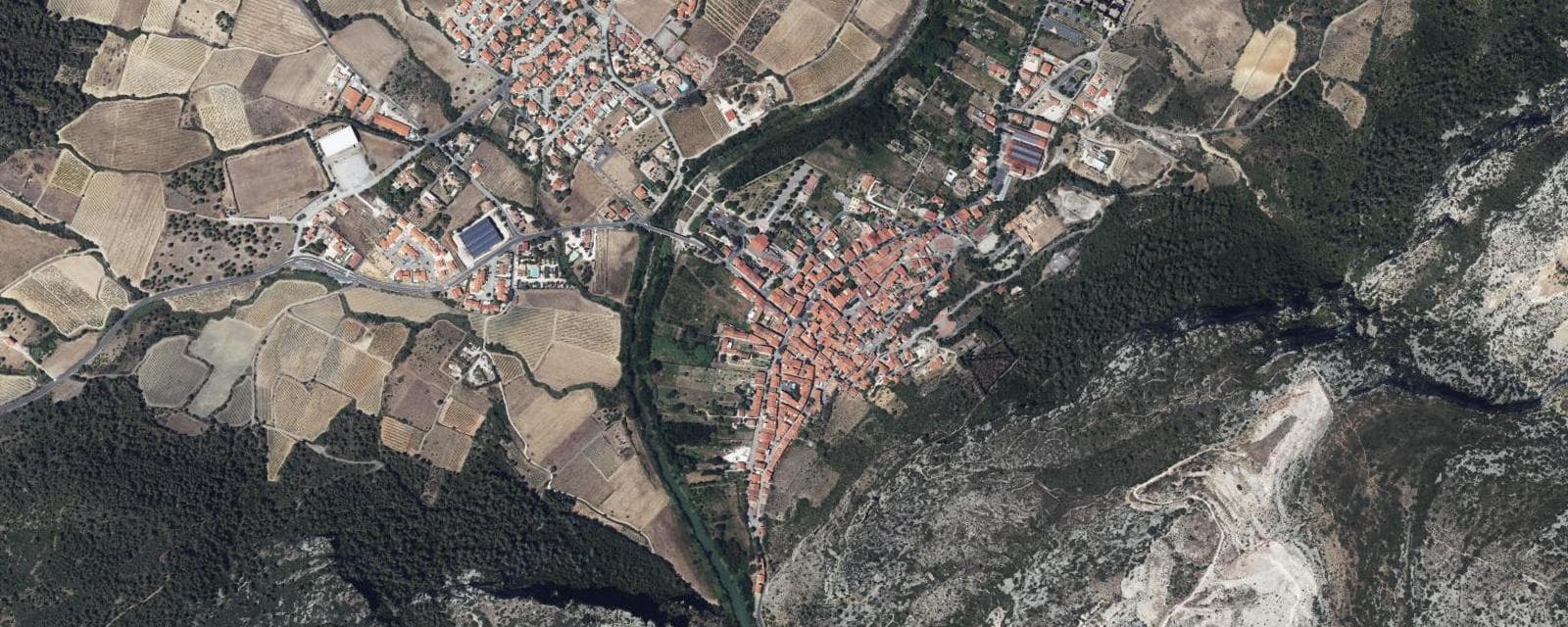 Vue aérienne de Tautavel (Pyrénées-Orientales)