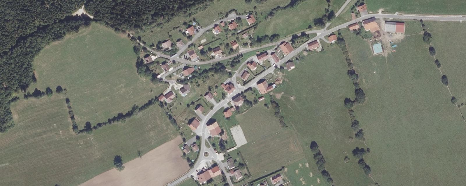 Vue aérienne de Thiébouhans (Doubs)