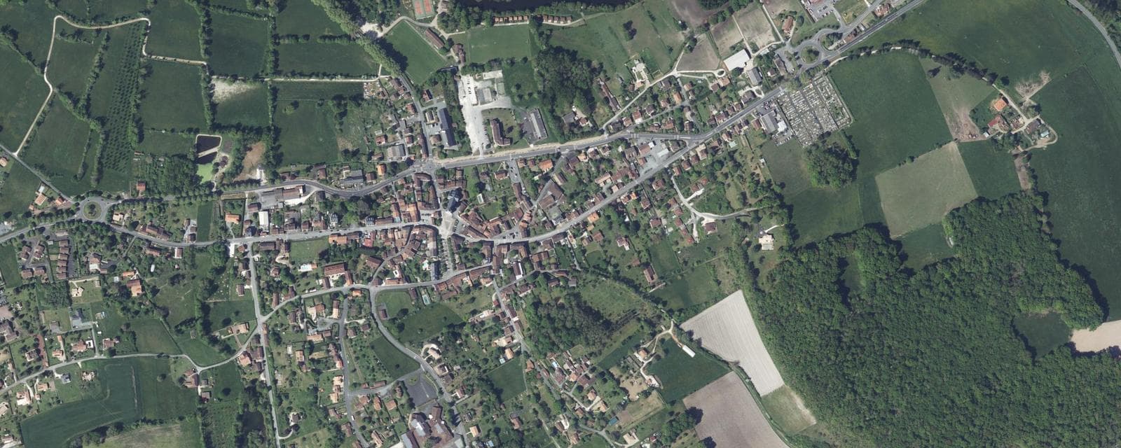 Vue aérienne de Tocane-Saint-Apre (Dordogne)