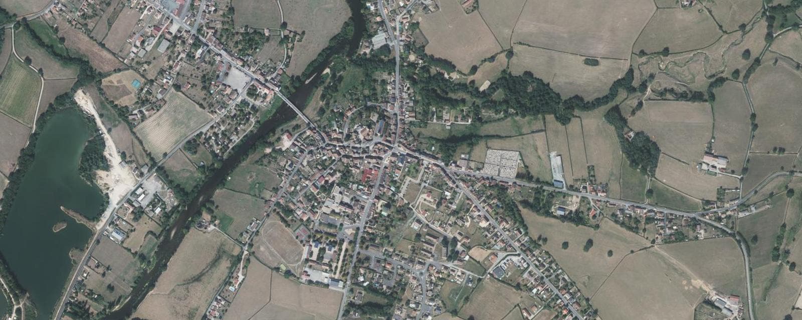 Vue aérienne de Toulon-sur-Arroux (Saône-et-Loire)