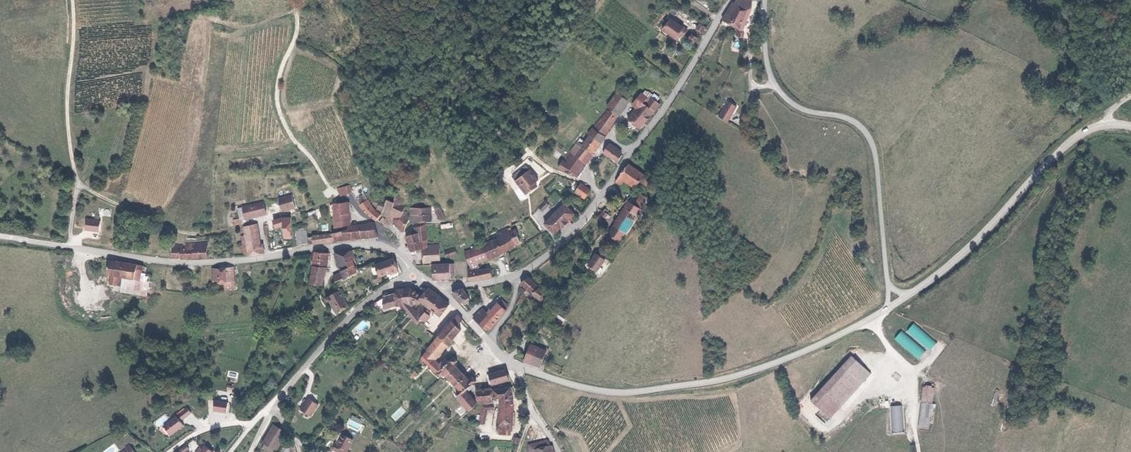Vue aérienne de Toulouse-le-Château (Jura)