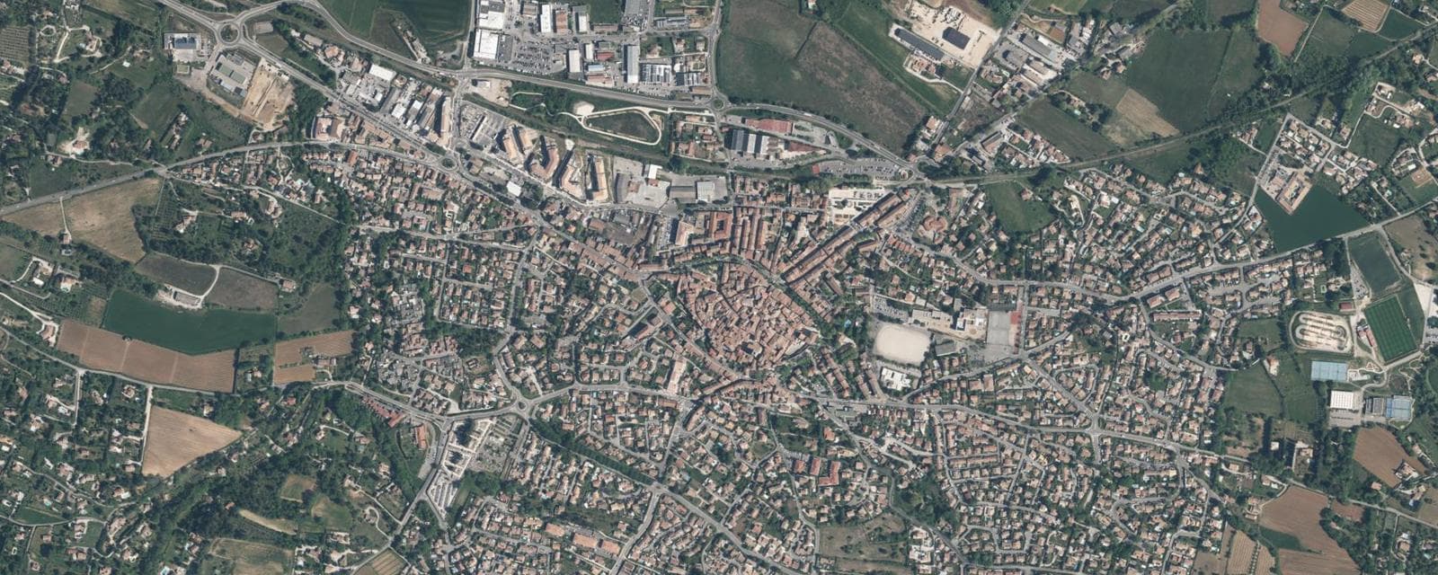 Vue aérienne de Trets (Bouches-du-Rhône)
