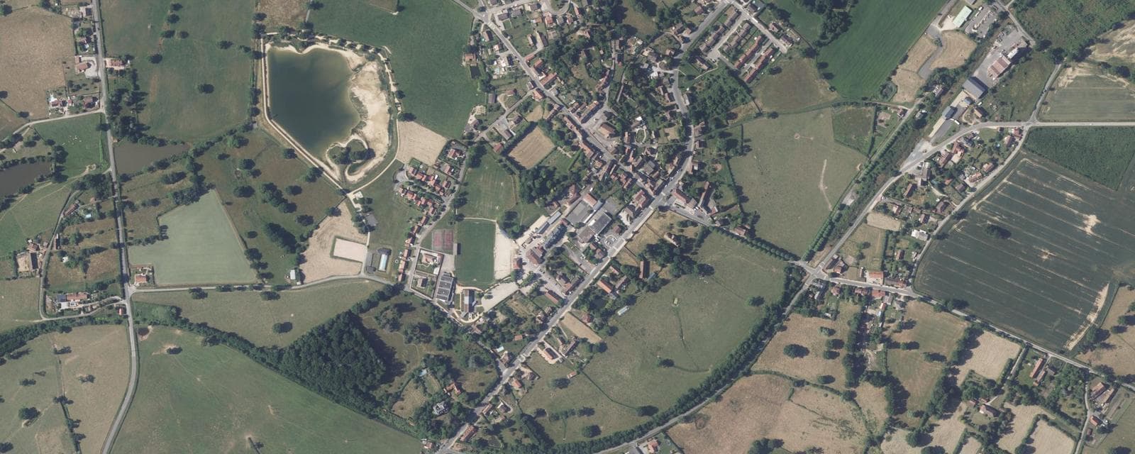 Vue aérienne de Tronget (Allier)