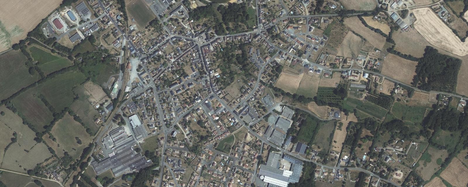 Vue aérienne de Tuffé Val de la Chéronne (Sarthe)