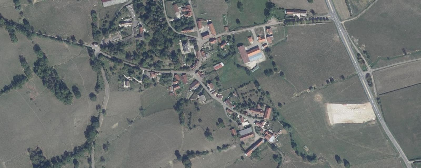 Vue aérienne de Uncey-le-Franc (Côte-d'Or)