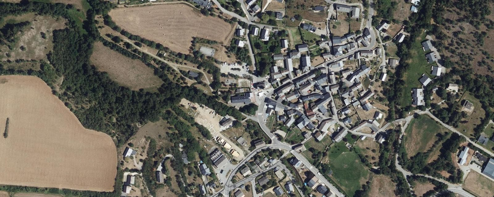 Vue aérienne de Ur (Pyrénées-Orientales)