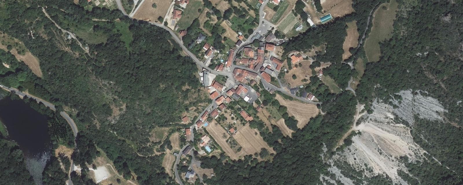 Vue aérienne de Ussat (Ariège)