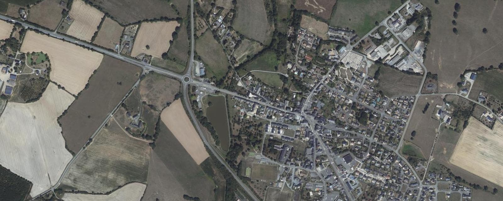 Vue aérienne de Vaiges (Mayenne)