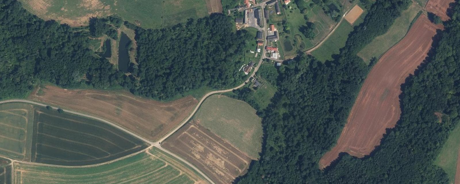 Vue aérienne de Vassens (Aisne)