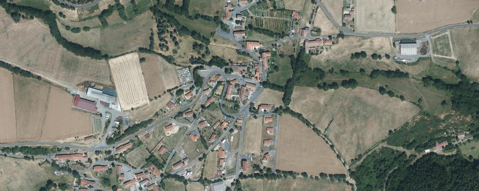 Vue aérienne de Vazeilles-Limandre (Haute-Loire)