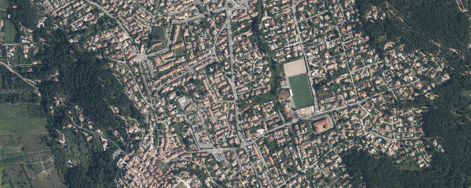 Vue aérienne de Velaux (Bouches-du-Rhône)