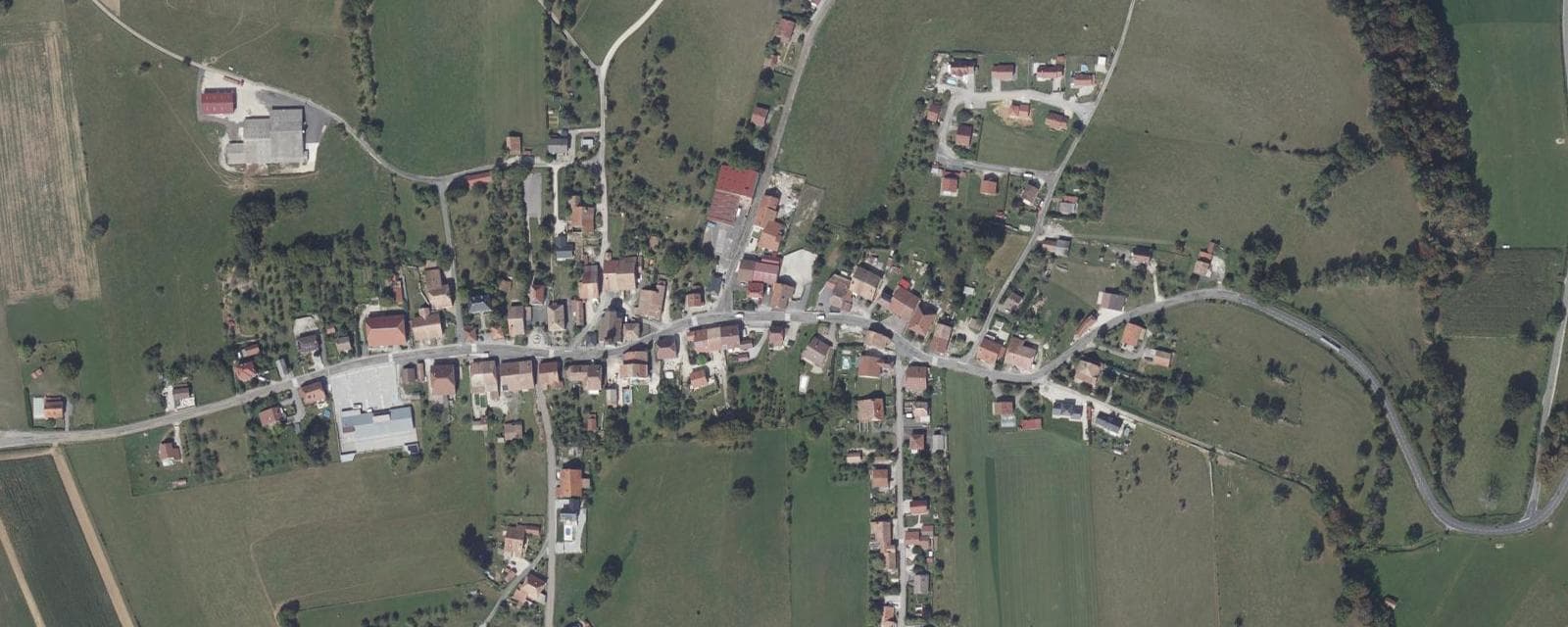 Vue aérienne de Vellevans (Doubs)