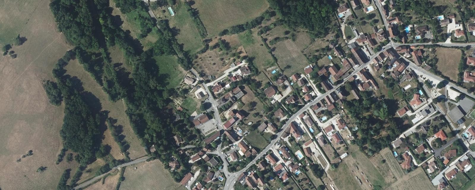 Vue aérienne de Vénérieu (Isère)