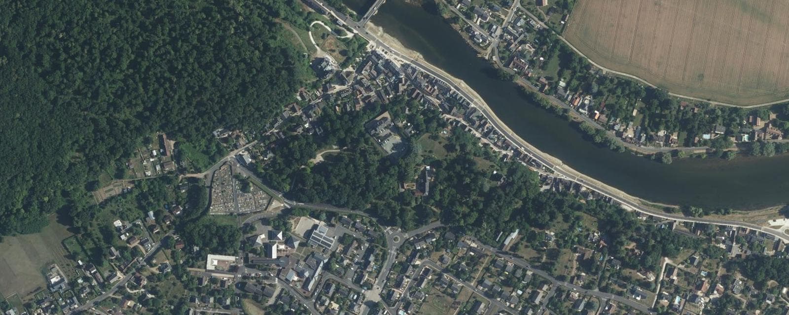 Vue aérienne de Véretz (Indre-et-Loire)