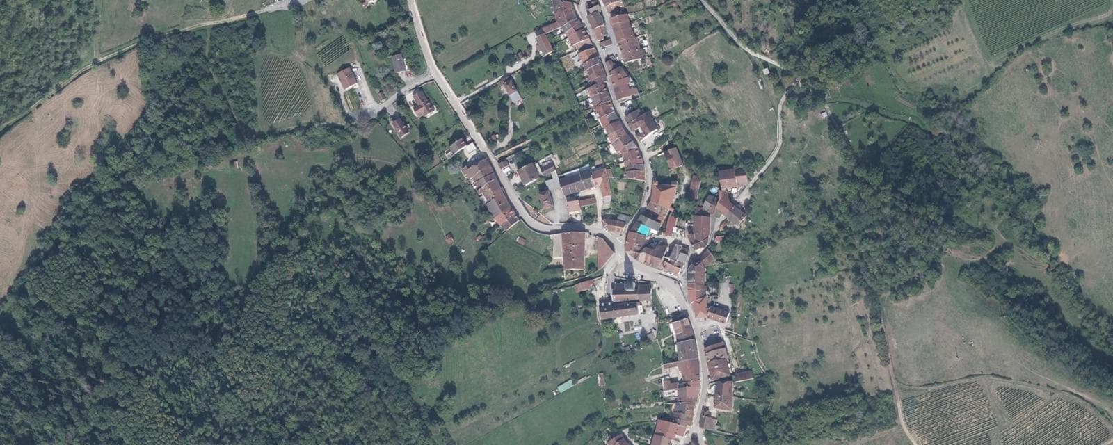 Vue aérienne de Vernantois (Jura)
