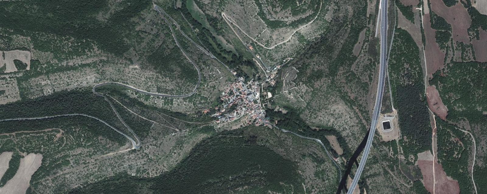 Vue aérienne de Verrières (Aveyron)
