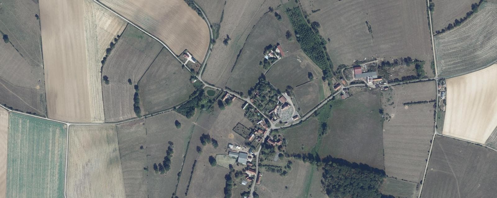 Vue aérienne de Vic-de-Chassenay (Côte-d'Or)