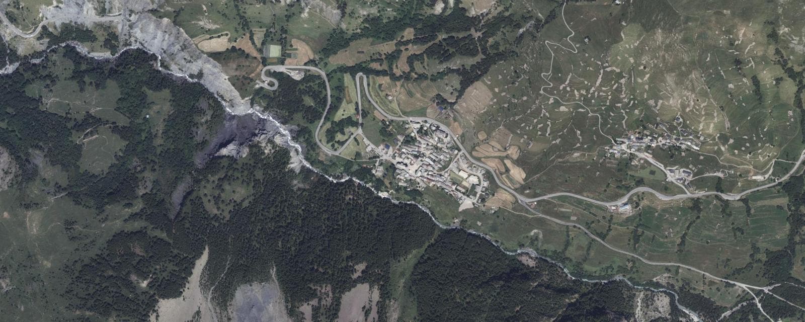 Vue aérienne de Villar-d'Arêne (Hautes-Alpes)