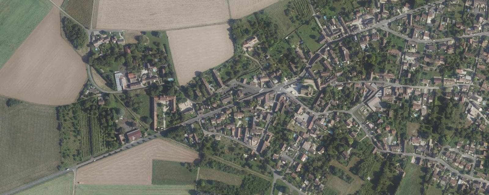 Vue aérienne de Ville-Saint-Jacques (Seine-et-Marne)