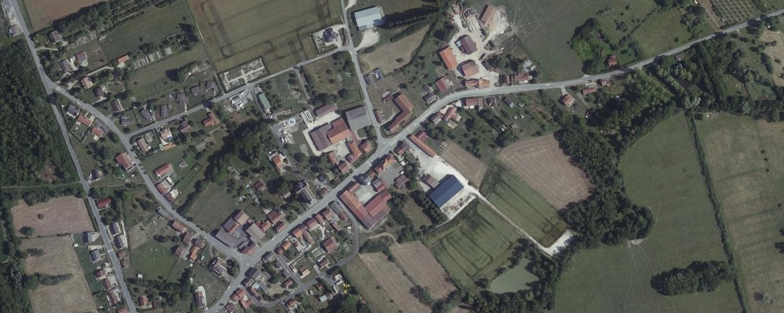 Vue aérienne de Ville-sur-Tourbe (Marne)