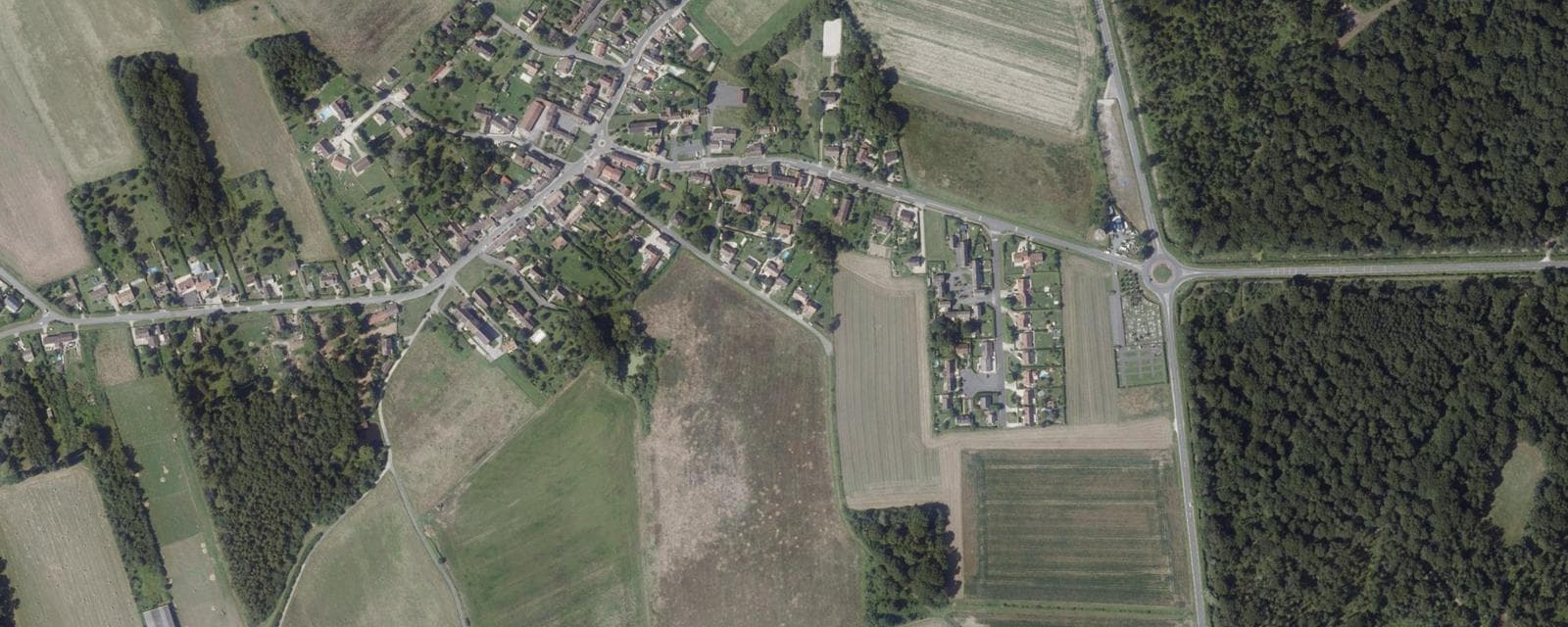 Vue aérienne de Villeneuve-les-Bordes (Seine-et-Marne)