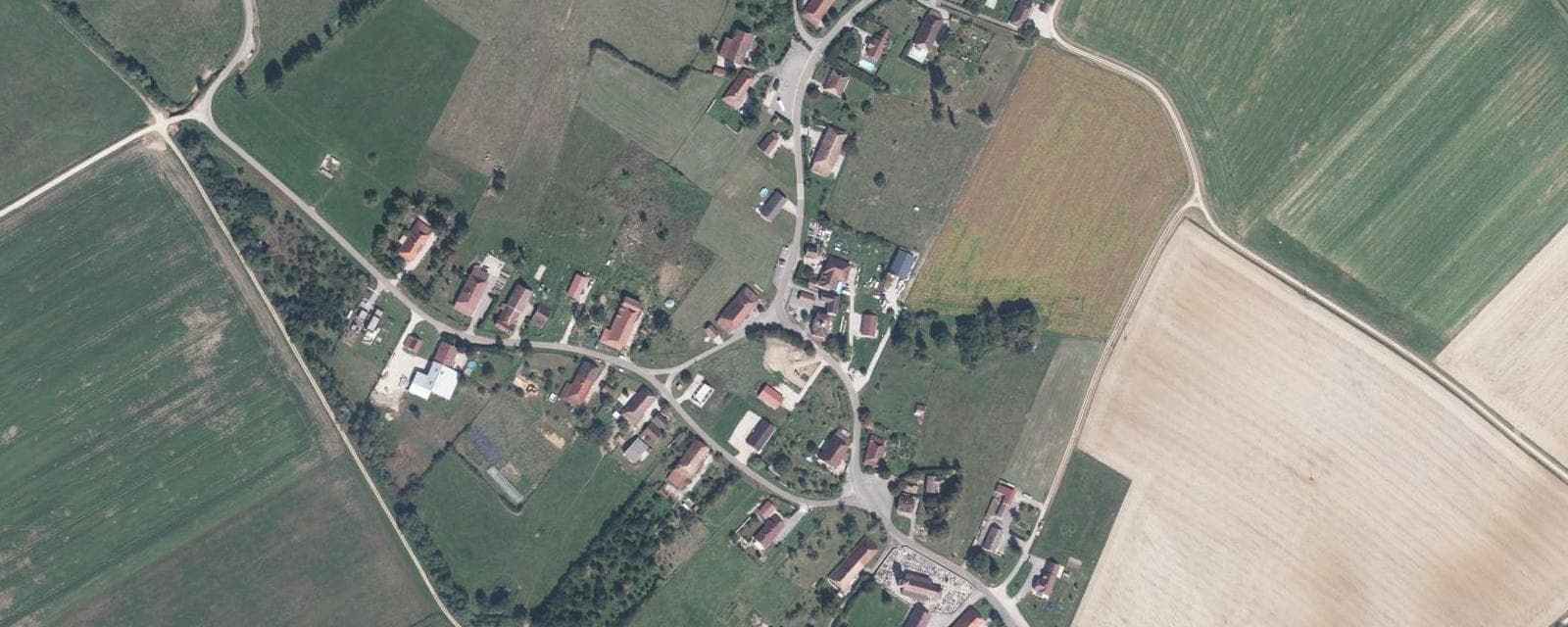Vue aérienne de Villers-les-Bois (Jura)