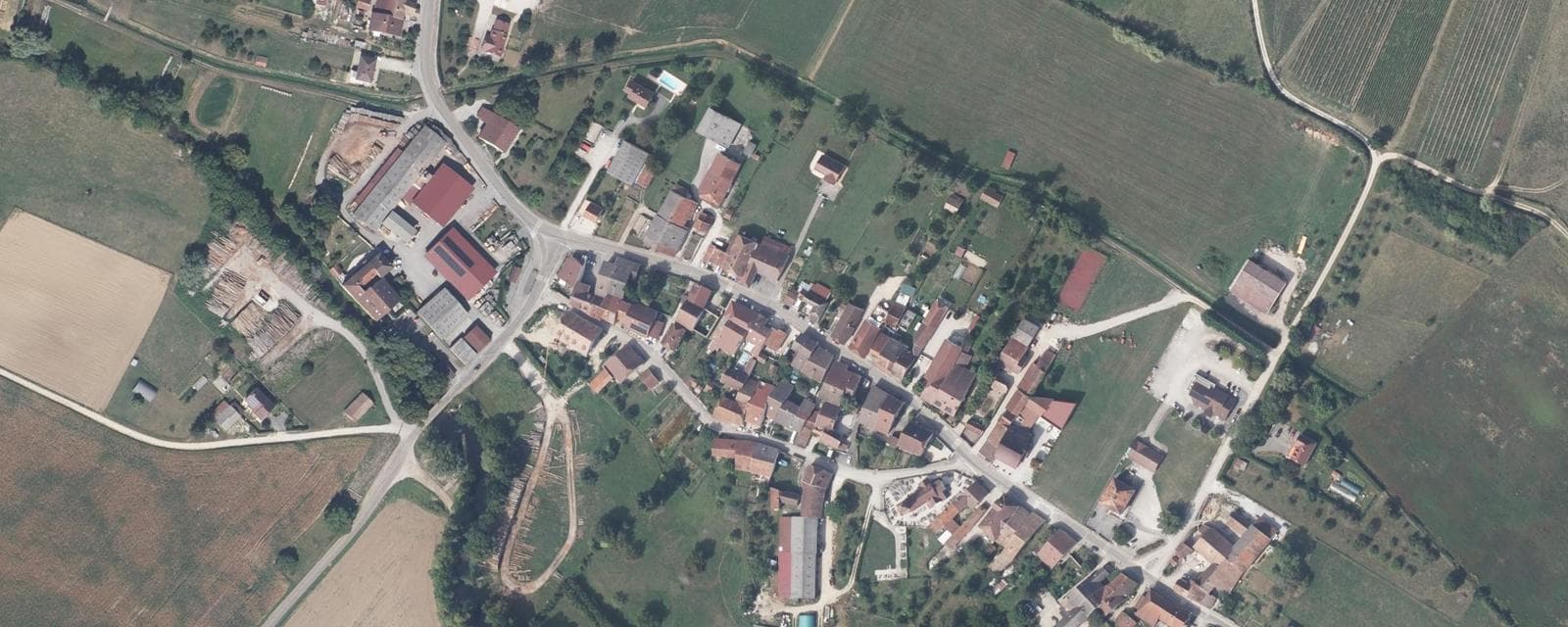 Vue aérienne de Villette-lès-Arbois (Jura)