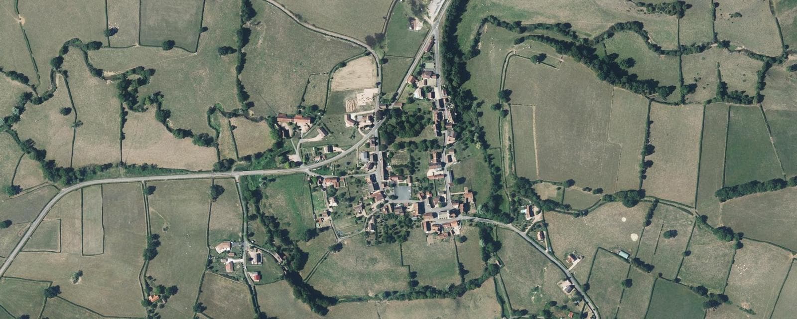 Vue aérienne de Viry (Saône-et-Loire)
