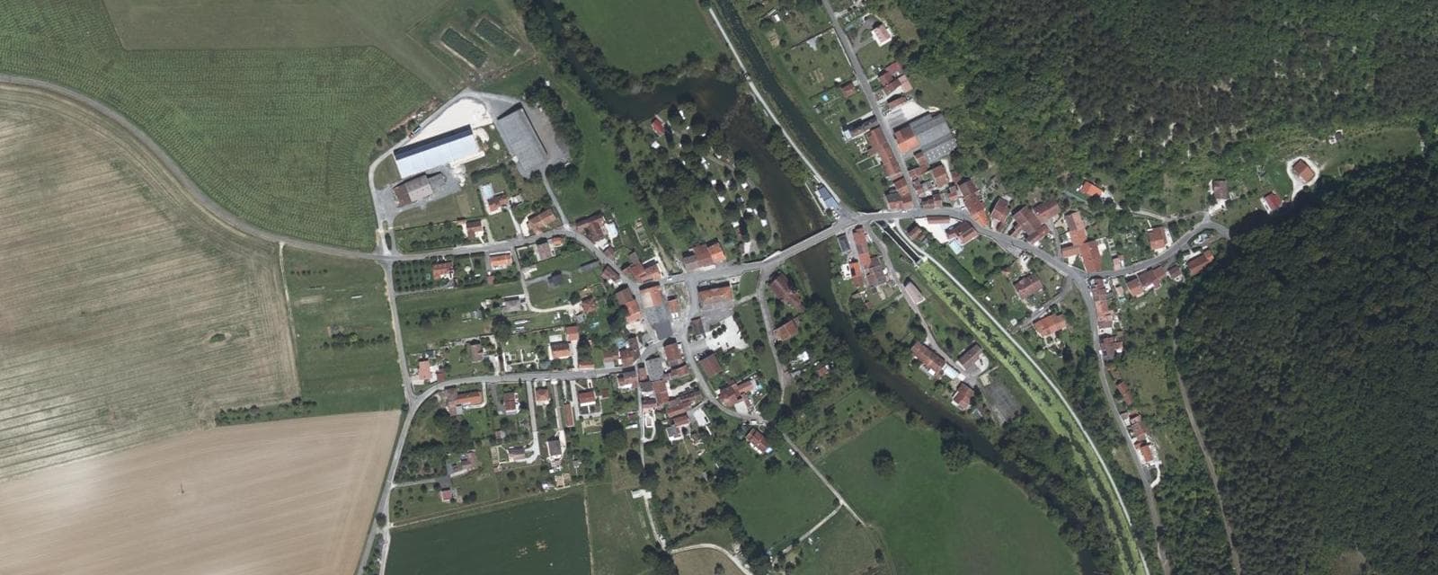 Vue aérienne de Vouécourt (Haute-Marne)